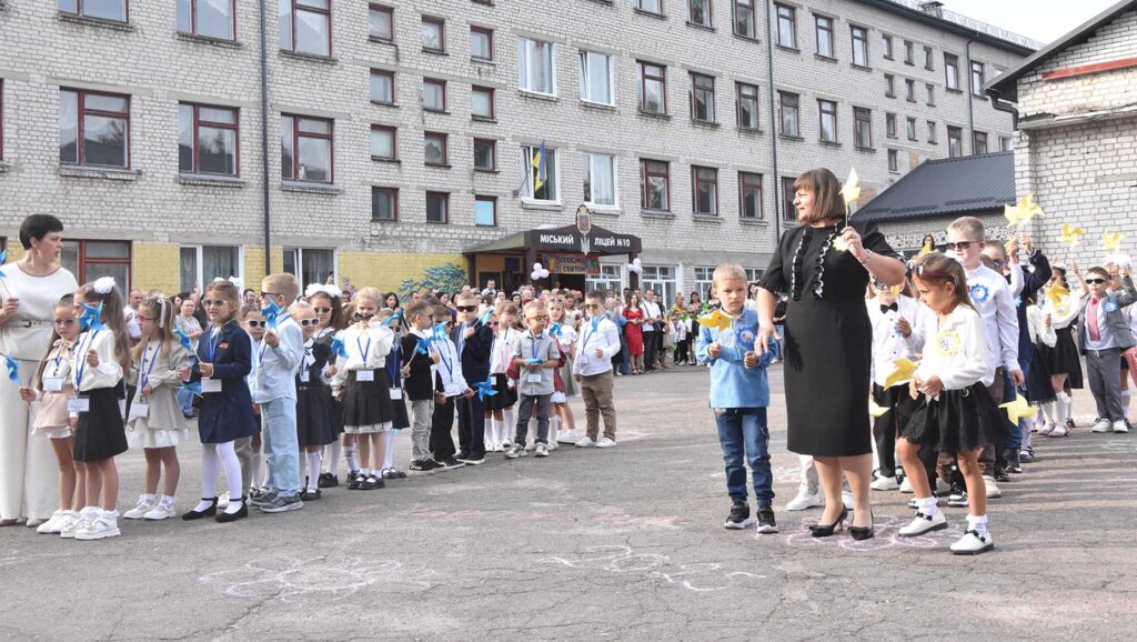 перший дзвоник 2025 коростень1