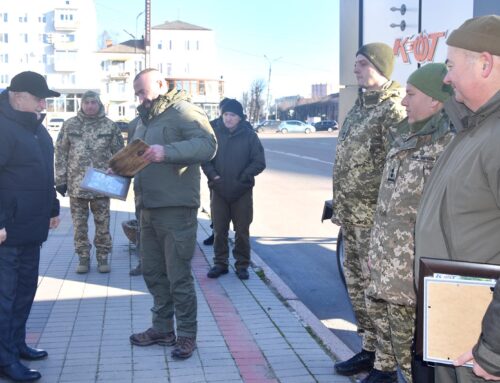 Двом бригадам передали «теплі подарунки» до різдвяних свят