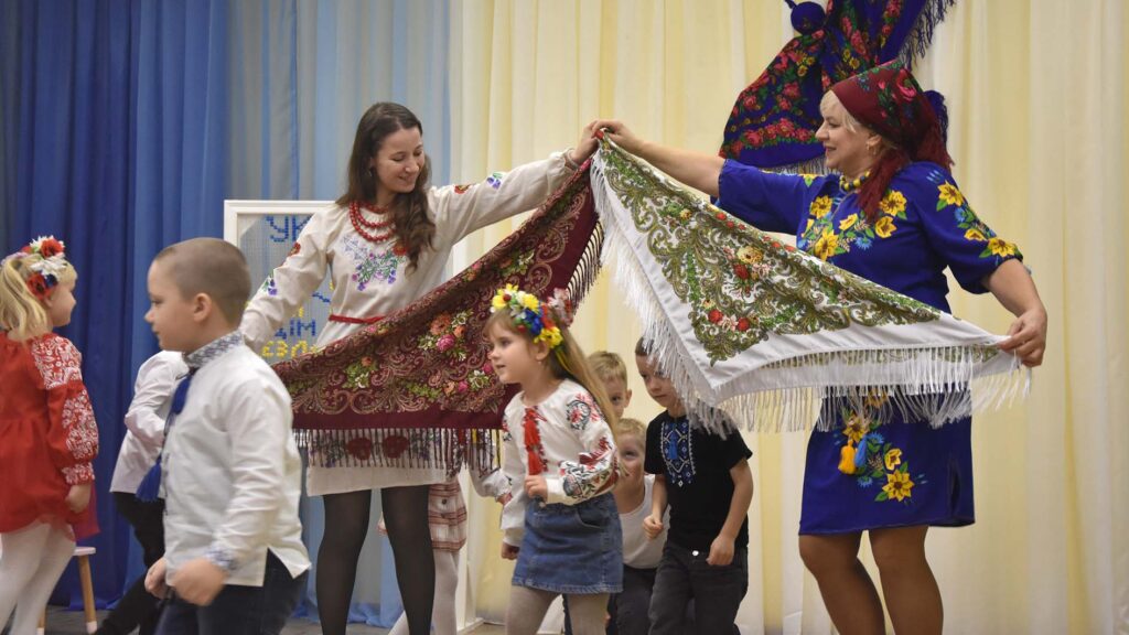 свято хустки коростень