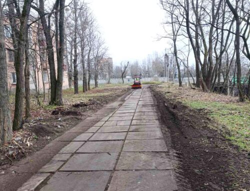 Очистили під’їзд до Коростенського краєзнавчого музею