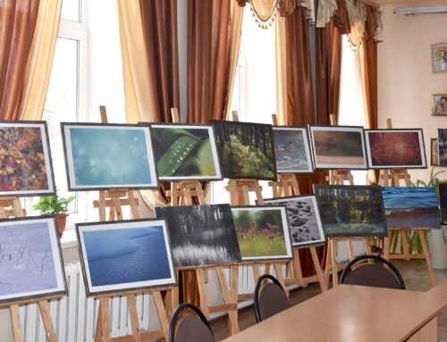 У Коростені триває благодійна фотовиставка латвійського митця