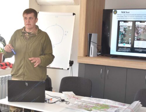 Проходить спеціальний курс з підготовки до національного спротиву