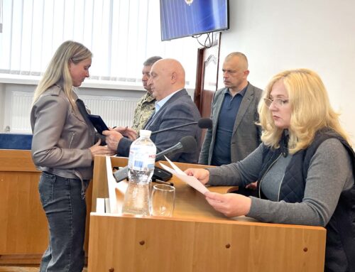 Рідним загиблих захисників вручили посмертні державні нагороди