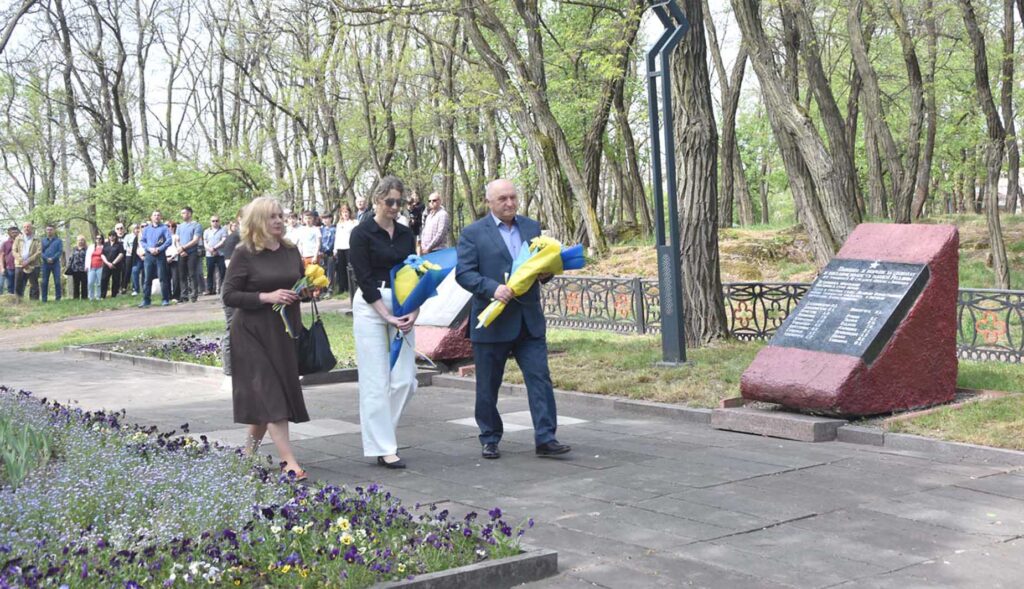 покладання 8 травня1 коростень