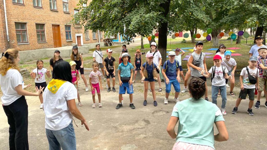 IMG107261314 цдют вечірка